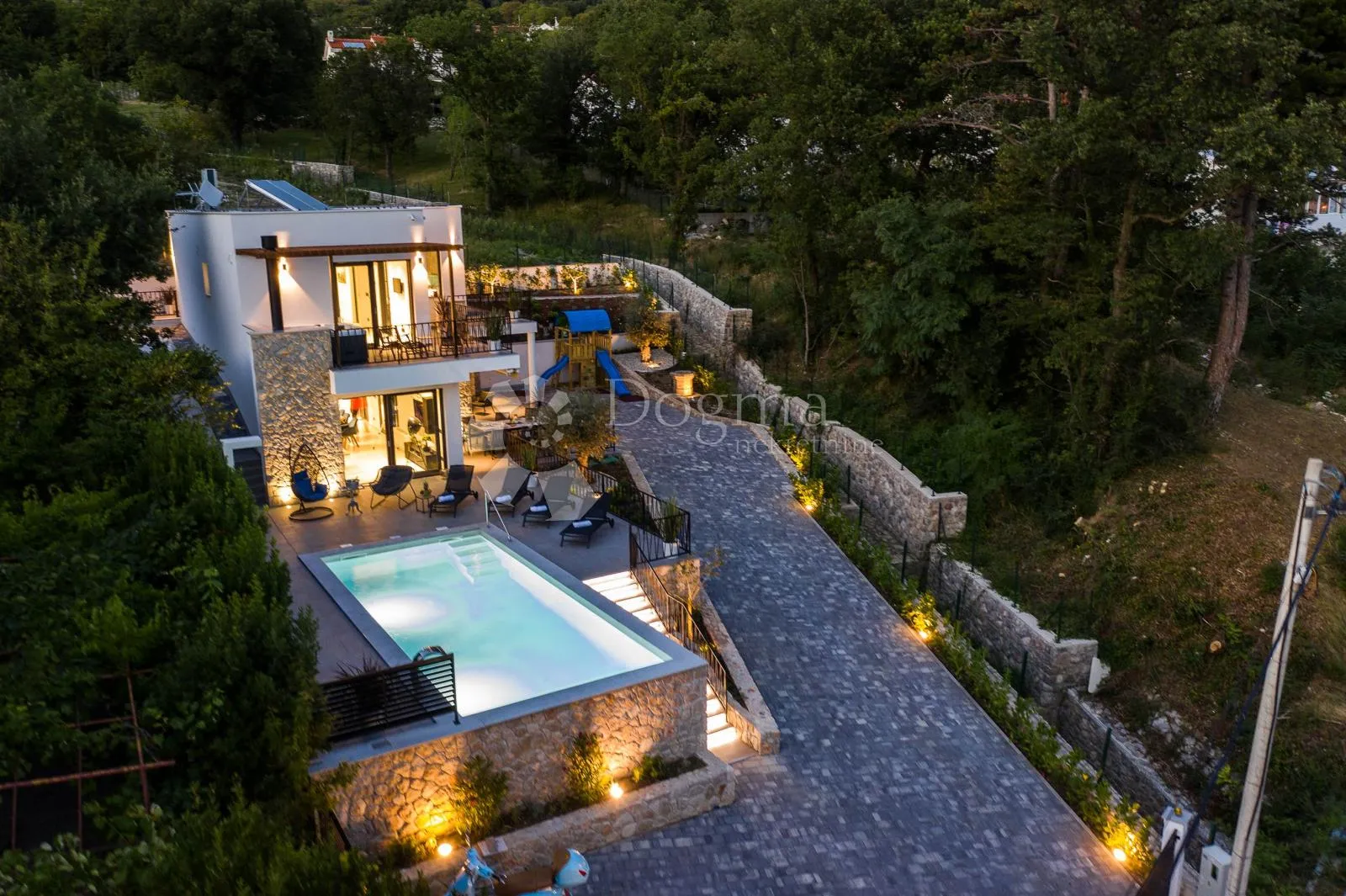 luksuzna vila u mirnom okruženju - slika 4