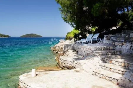 mali obiteljski hotel, prvi red do mora, vela luka - slika 7