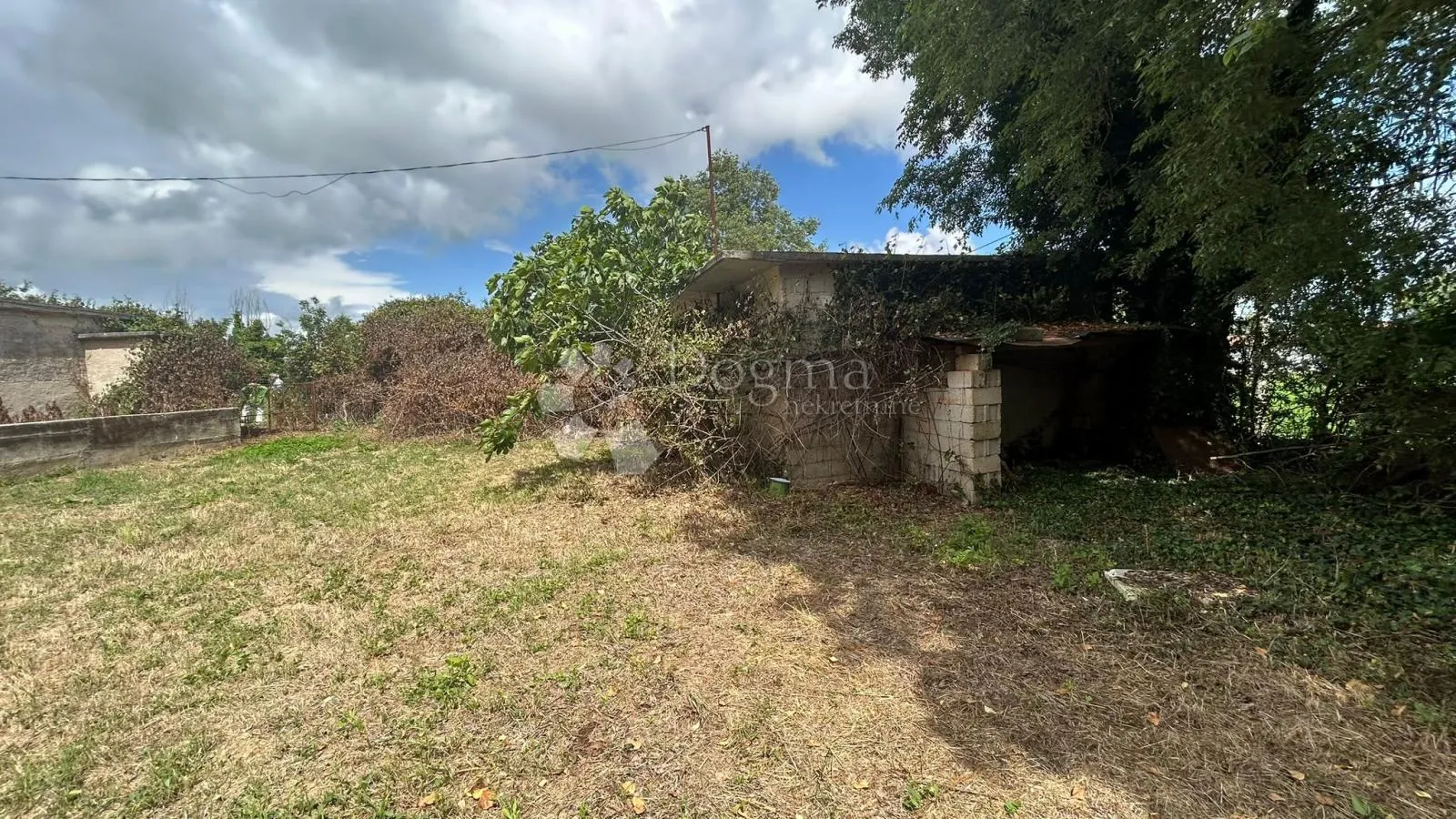 kuća za renovaciju s građevinskim zemljištem - barban - slika 15