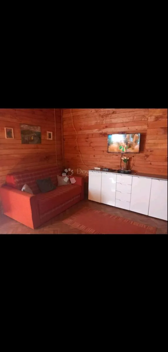 dvije manje kuce okolica kavrana - slika 5