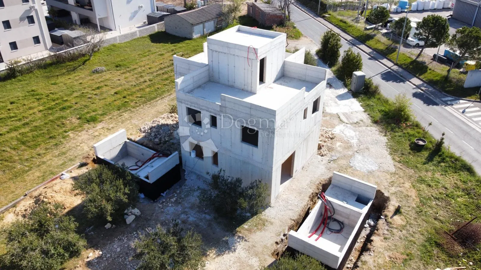 troetažni duplex s privatnom krovnom terasom i bazenom – 50 m od mora, nin - slika 6