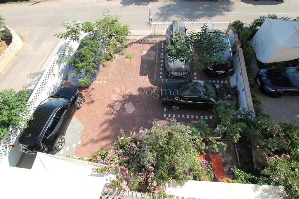 lovetovo -vodice, predivna kuća s 6 apartmana, prvi red do mora - slika 21