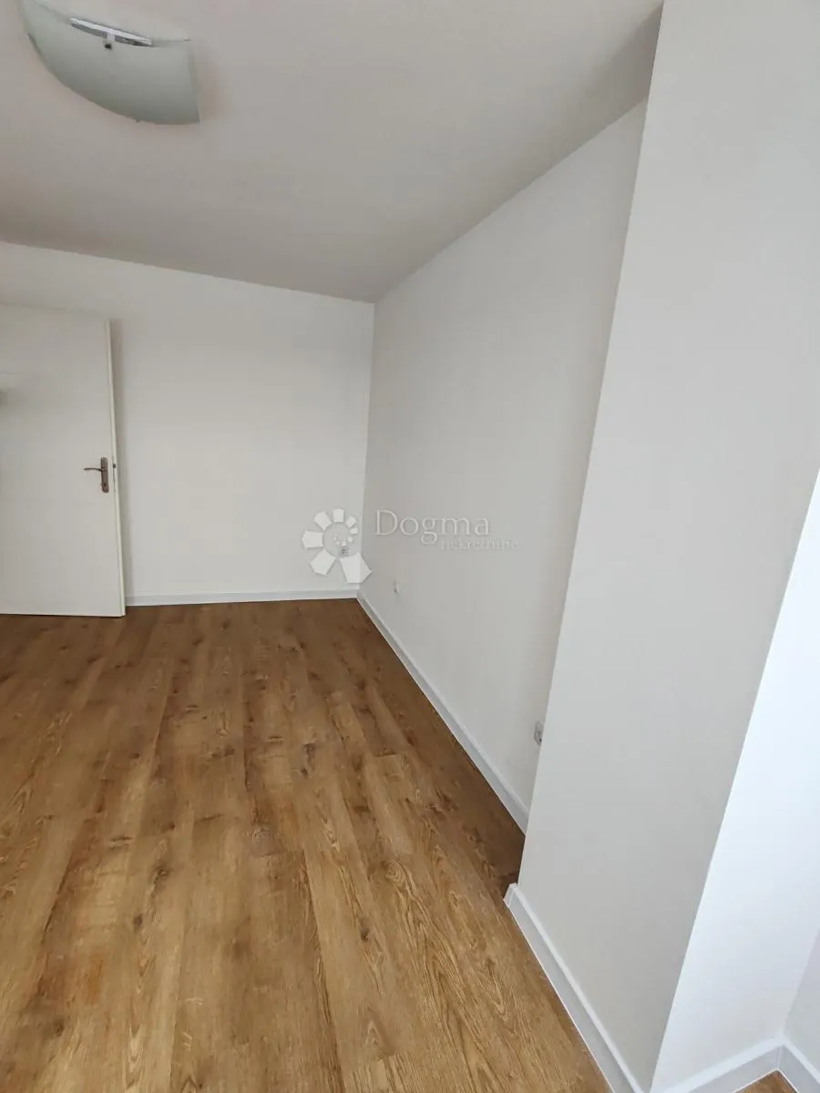 potpuno renoviran stan 62 m2 u šibeniku - baldekin - slika 14