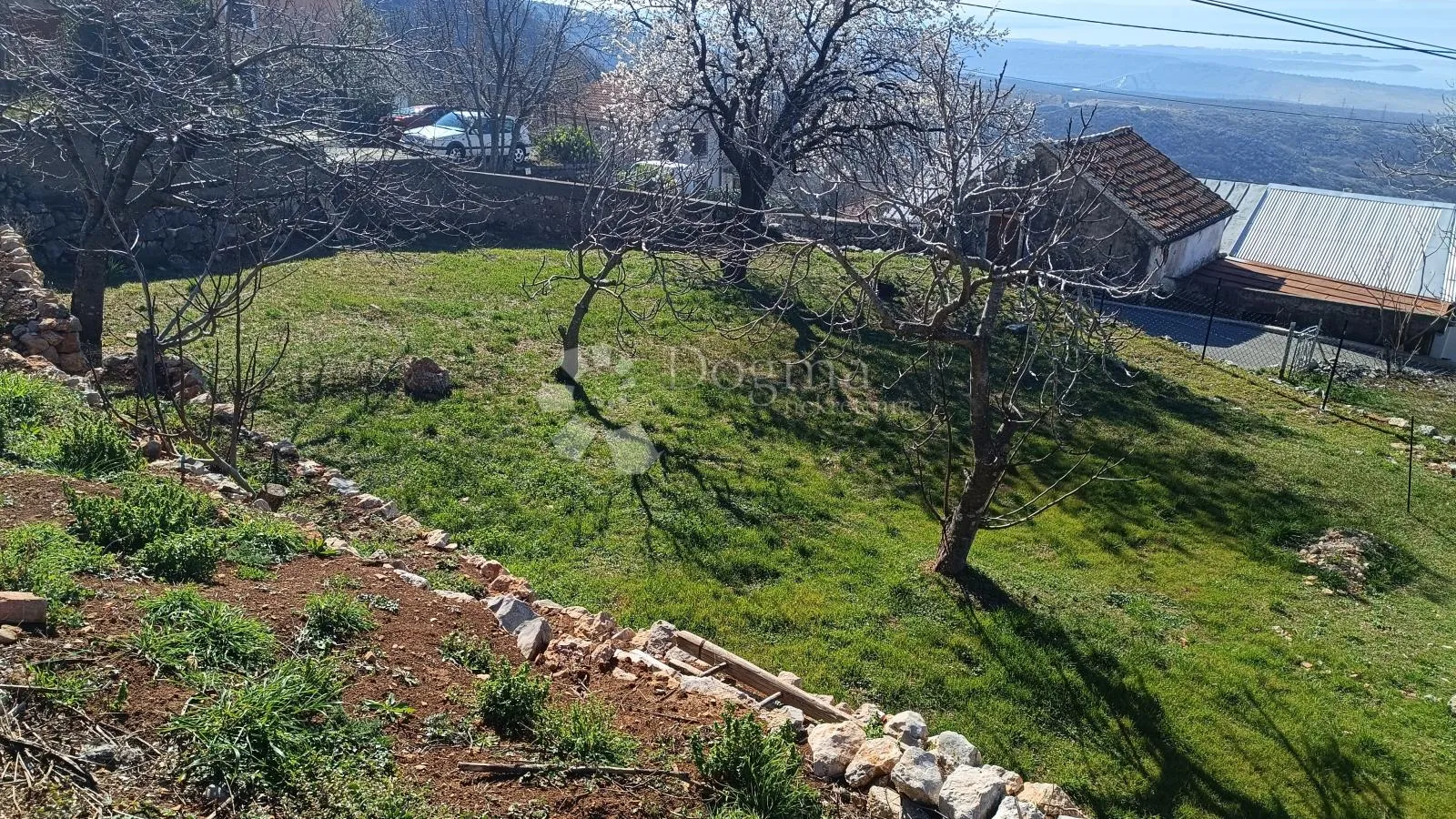 hreljin, kuća sa 2 dvoetažna stana, okućnica, parking - slika 21