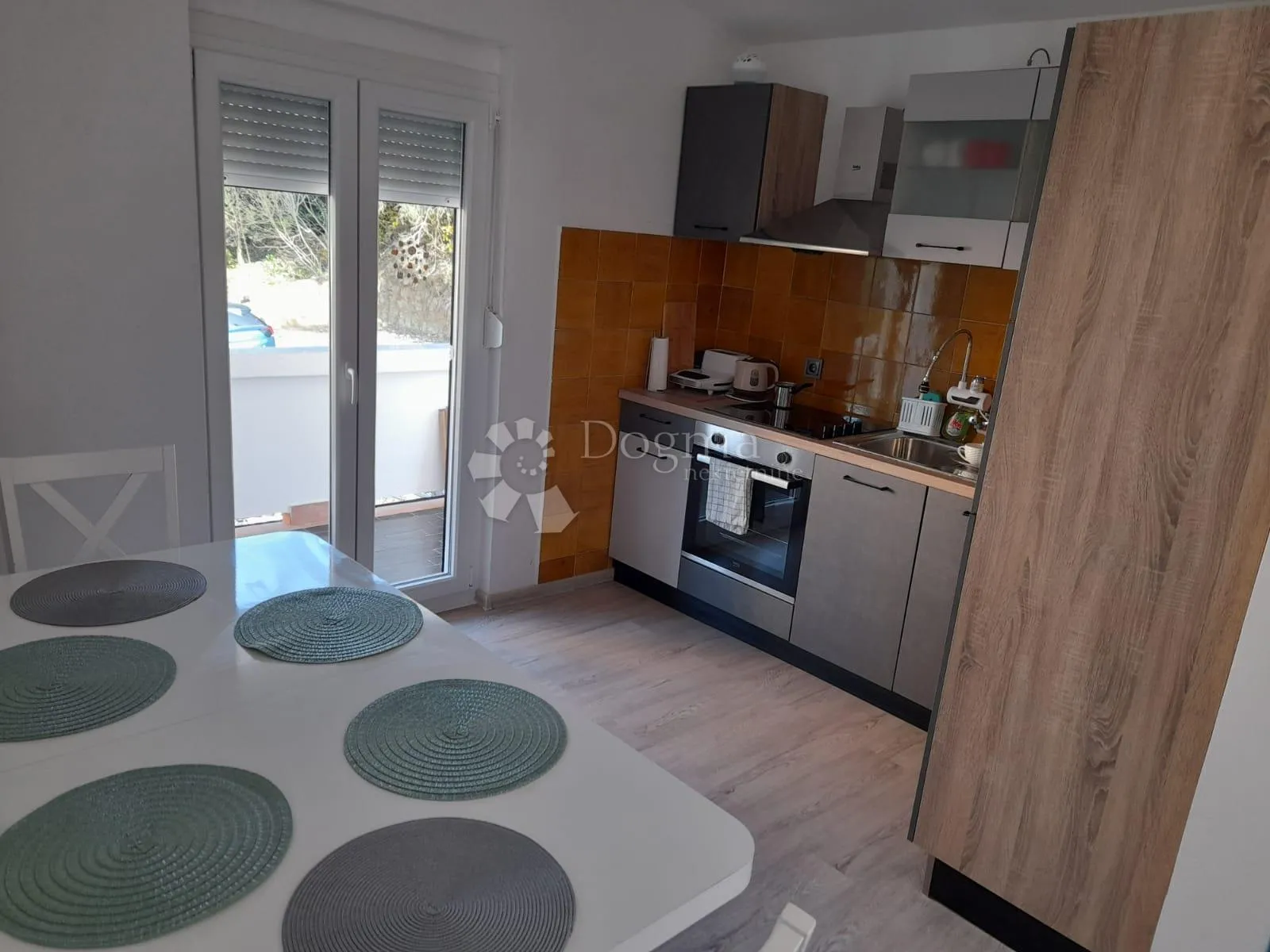 lijepi apartman u kamporu na super lokaciji - slika 2