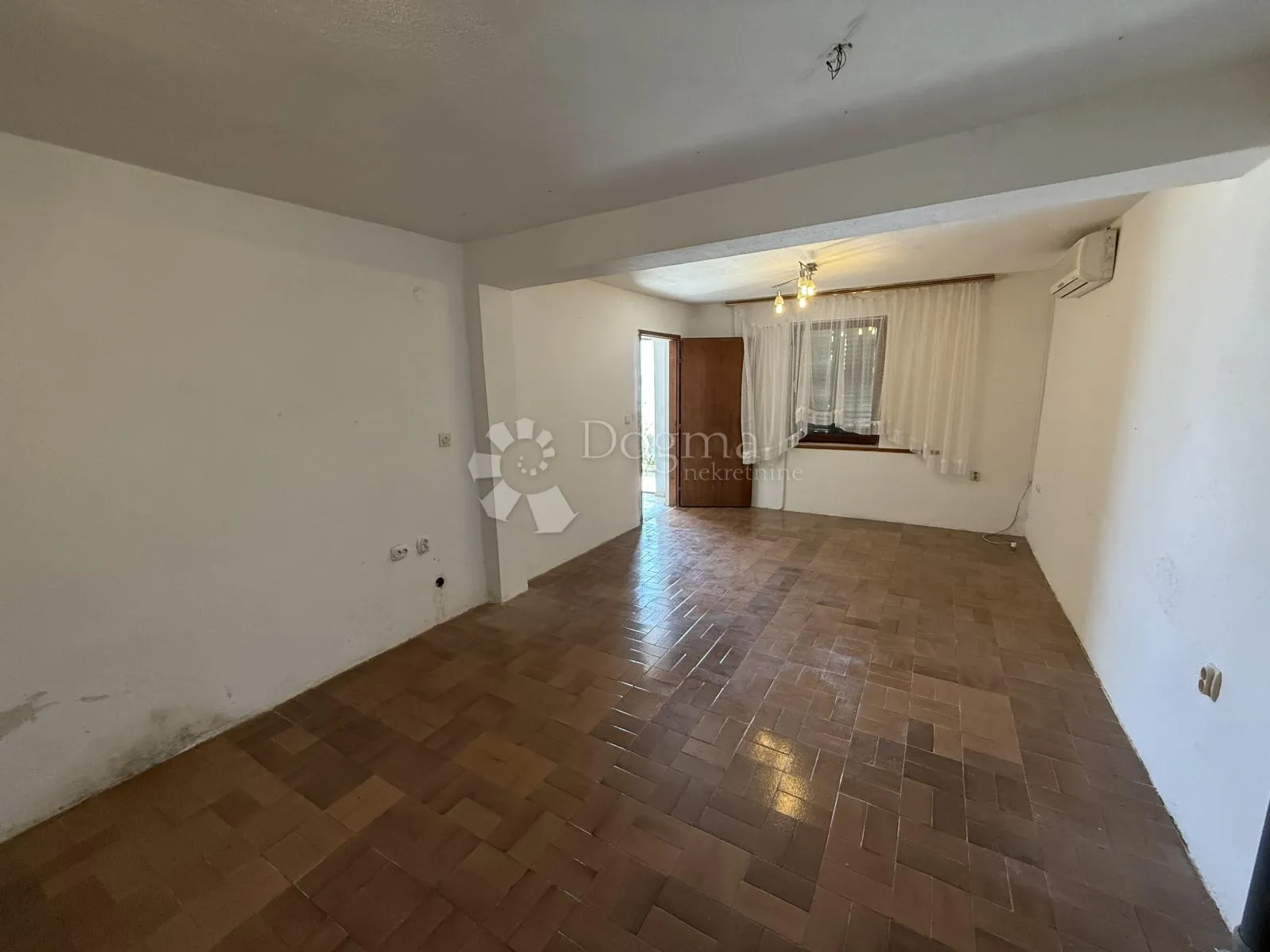 dva apartmana, marušići - slika 15