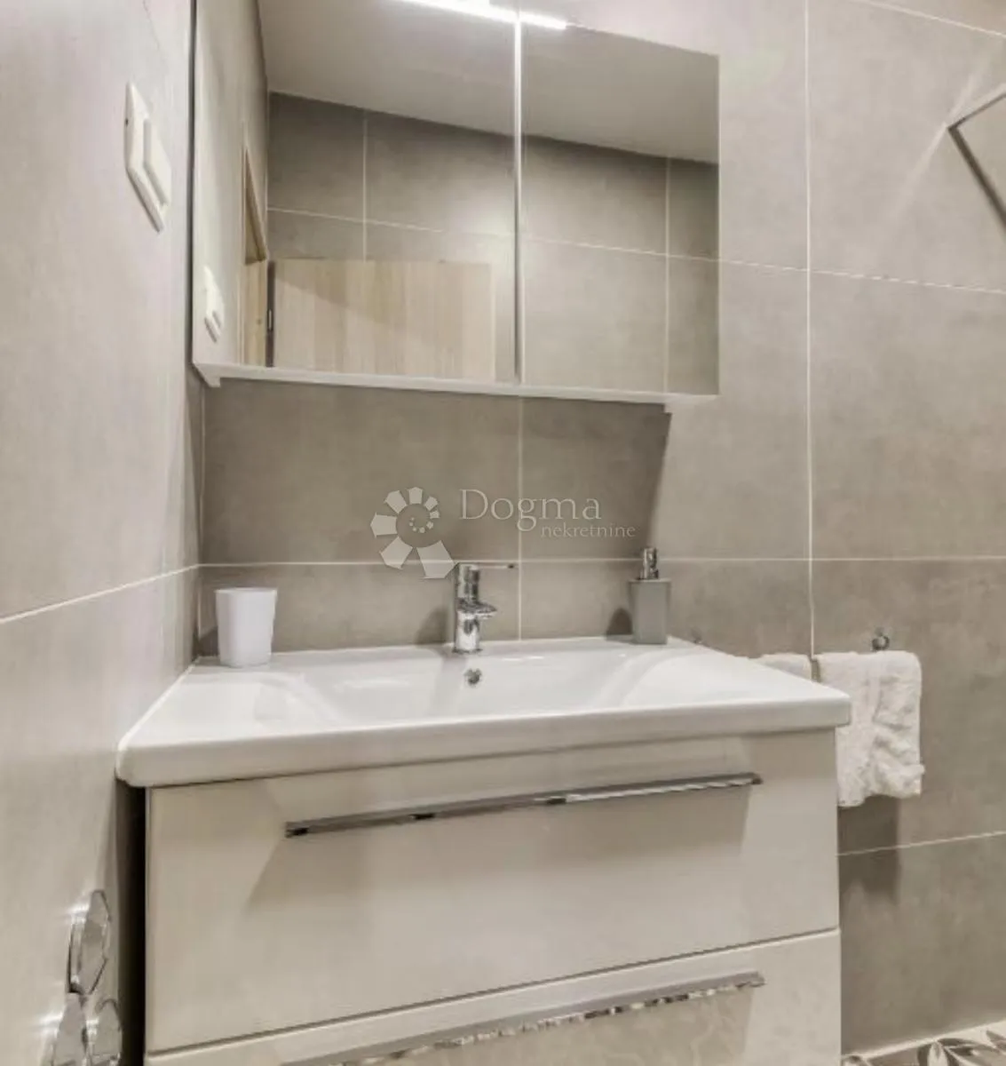 idilična kuća sa 4 apartmana u blizini plitvičkih jezera - slika 40