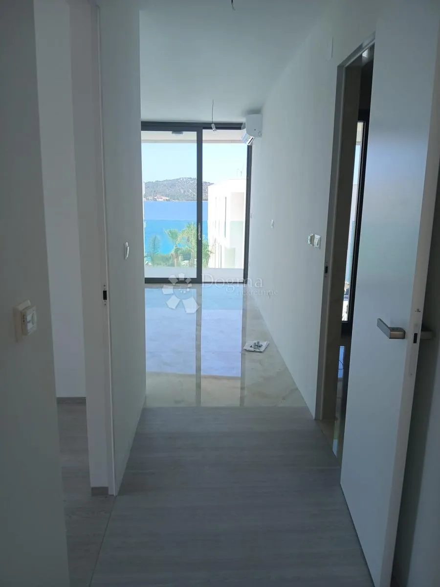 luksuzni apartman uz more c3 - slika 11