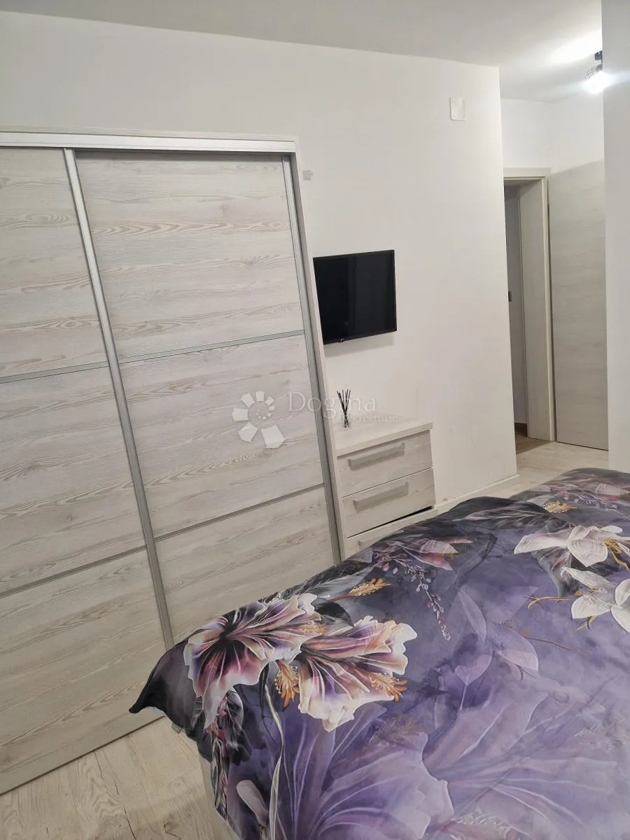 atraktivan apartman u prizemlju blizu mora - slika 9