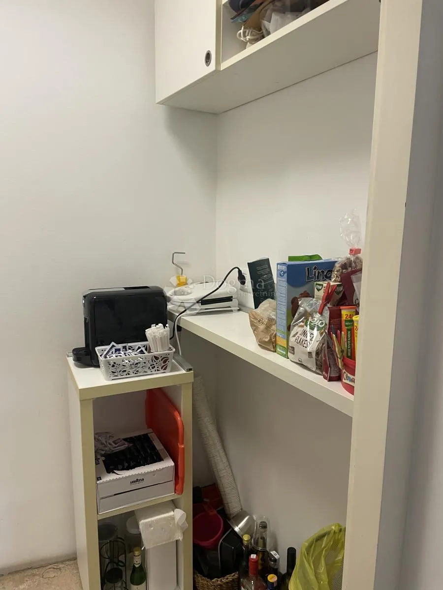 88 m2 odličnog poslovnog prostora za najam - slika 8