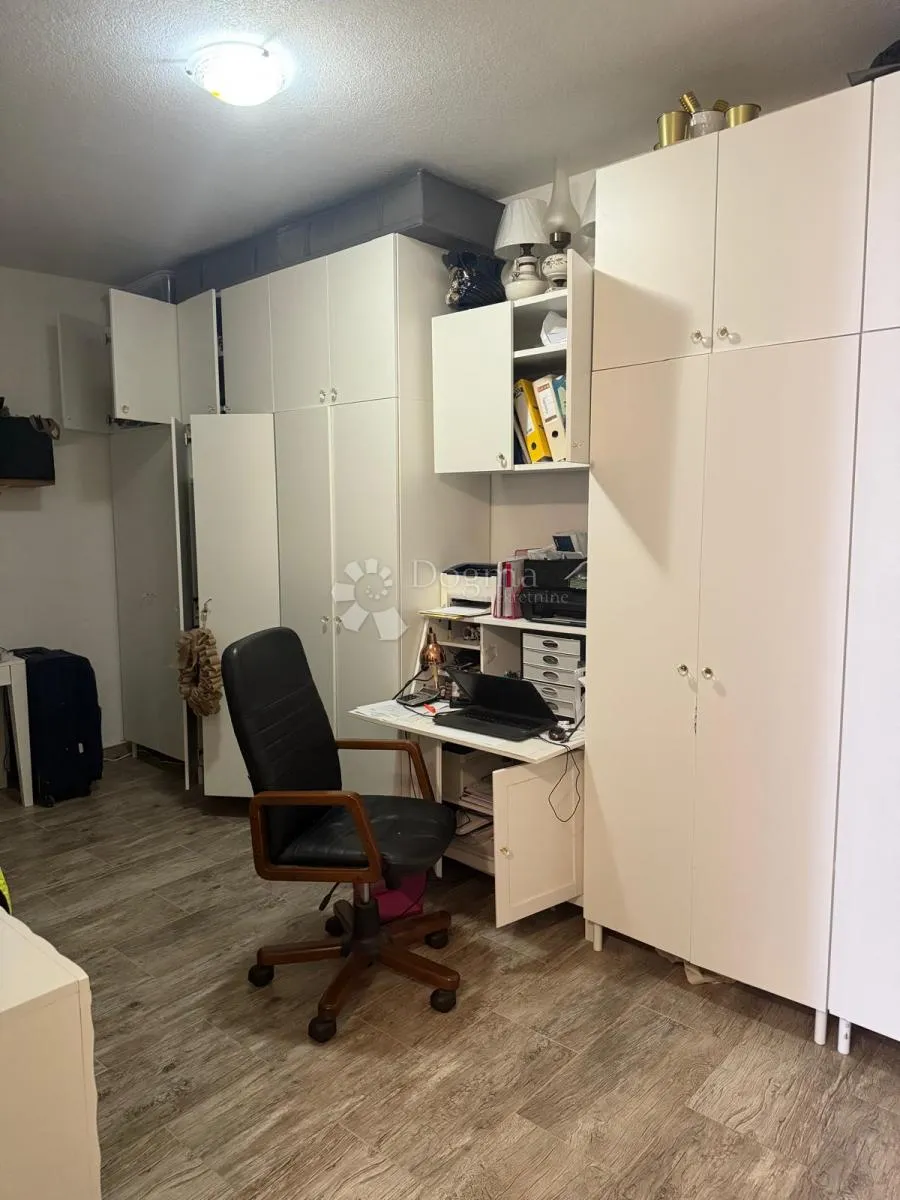 kuća sa bazenom - slika 13