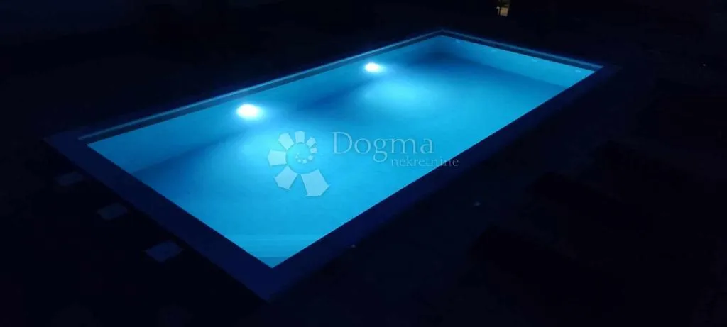 kuća čavle sa uhodanim turističkim najmom - slika 15