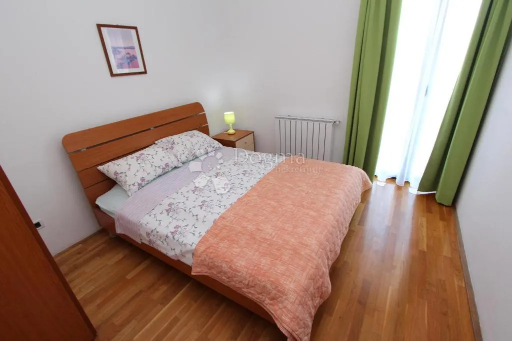 kuća sa apartmanima - slika 35