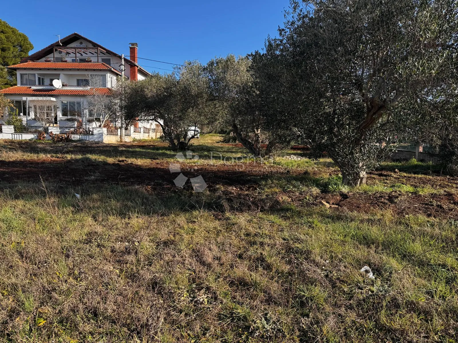 građ. zemljište sukošan(tustica) - 2152 m2, 1.red more - slika 9