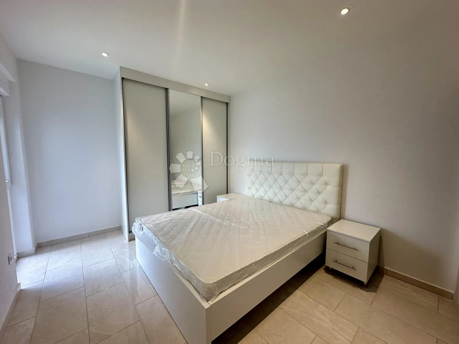 apartman crikvenica 80m2 sa pogledom na more - slika 11