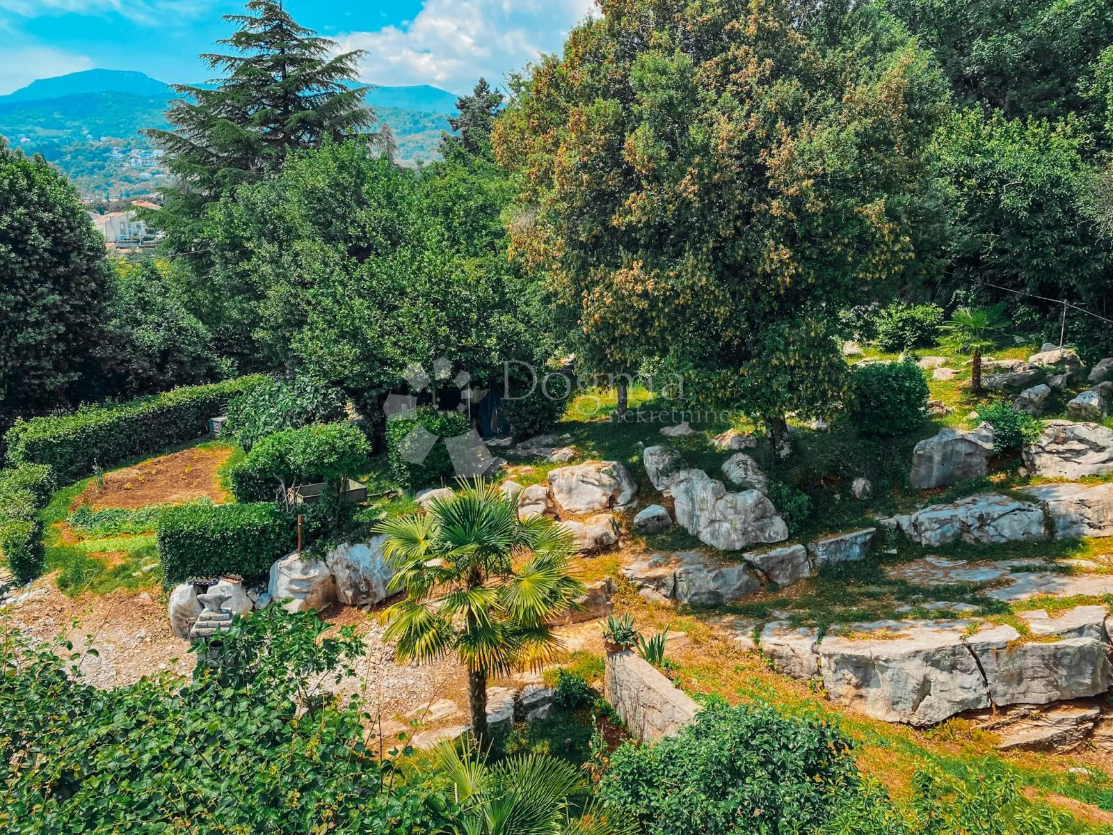 kuća sa 3 apartmana i fenomenalnim pogledom - slika 5