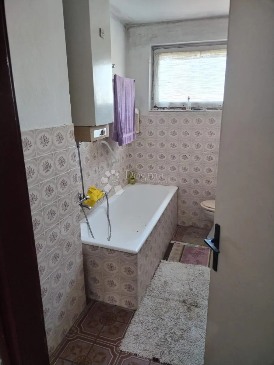 kuća sa zemljištem na prodaju - odmah useljiva ! - slika 20