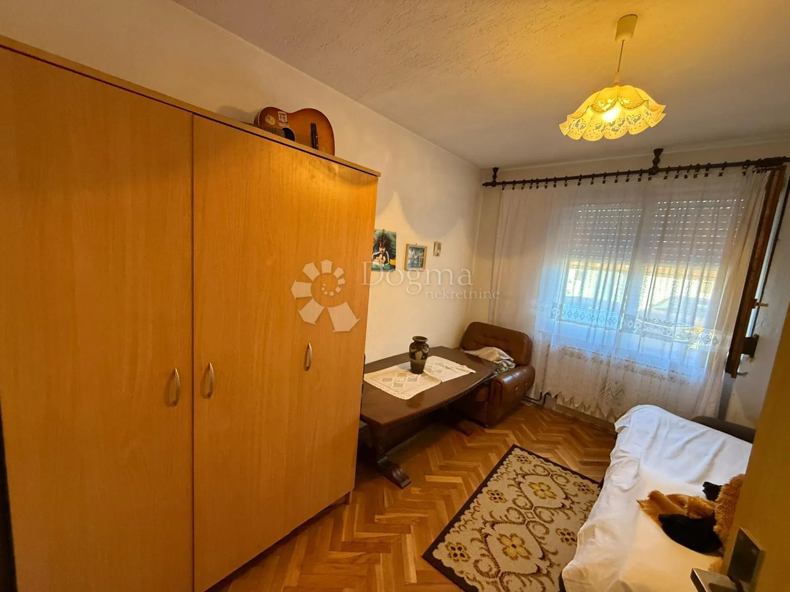 dvije kuće sa gospodarskim objektom na atraktivnoj lokaciji - gospić centar - slika 28