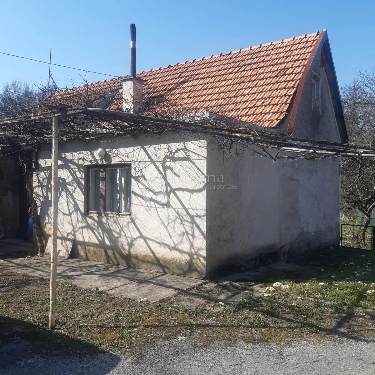kuća sa okućnicom i zemljištem u oštarijama - slika 2
