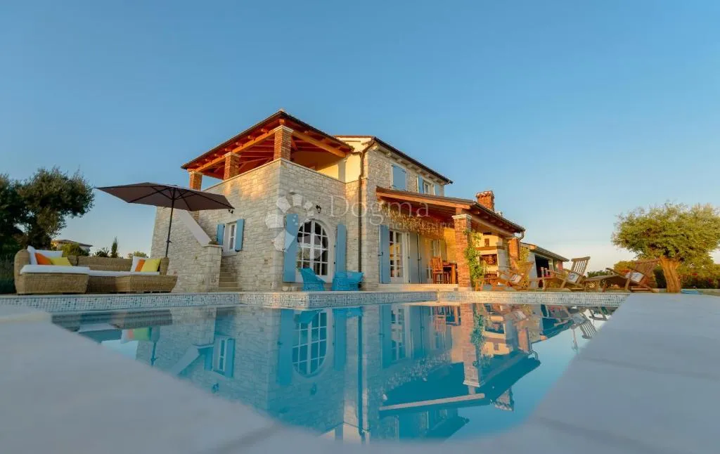 sveti lovreč - predivna kamena vila - slika 1