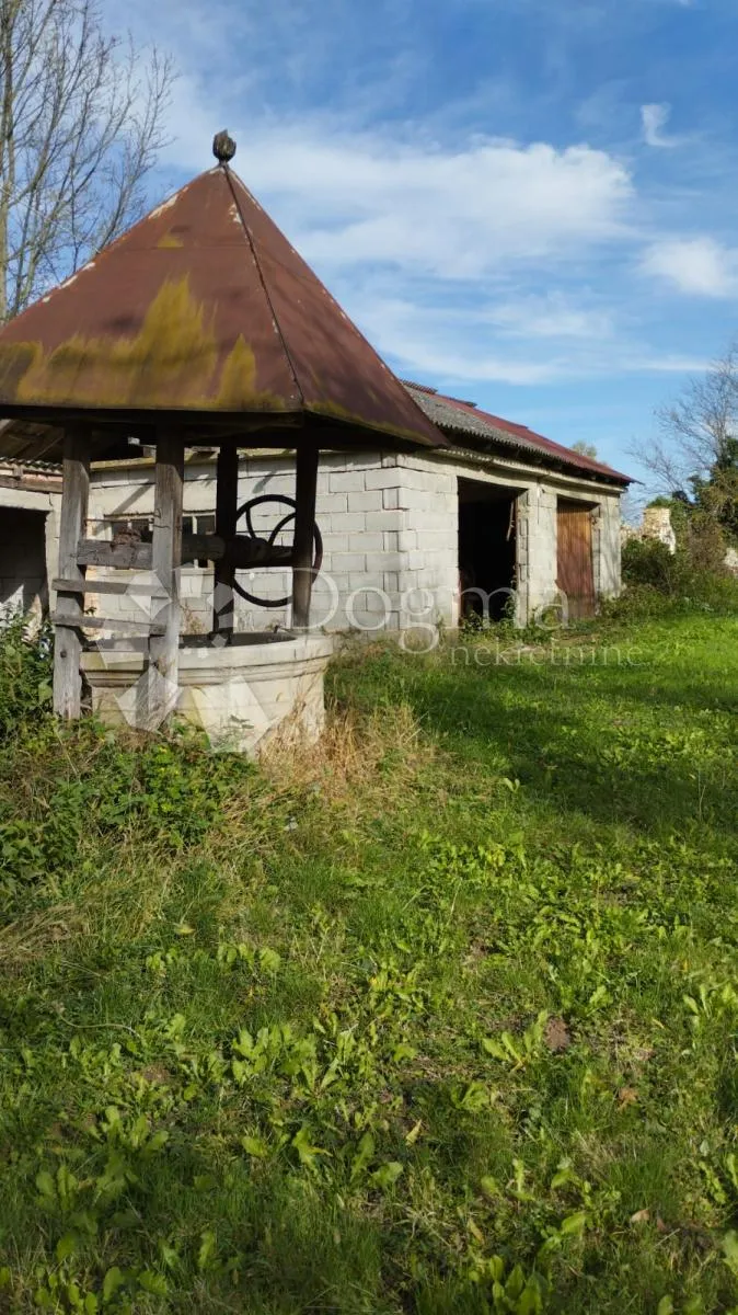 prodaja imanja prečno-ivanić grad 1719m2 - slika 3