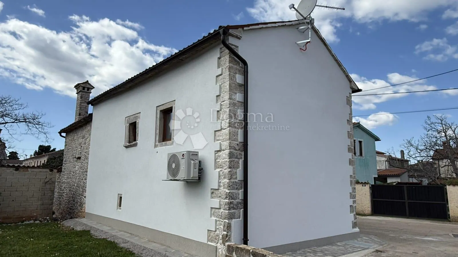 prekrasna renovirana kamena kuća - slika 23