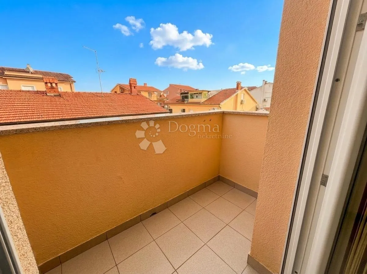 prilika! 3 apartmana na jednom katu - slika 11