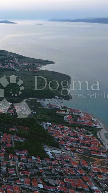 vir-građevinsko zemljište od 7500 m2 40-ak metara od mora - slika 2