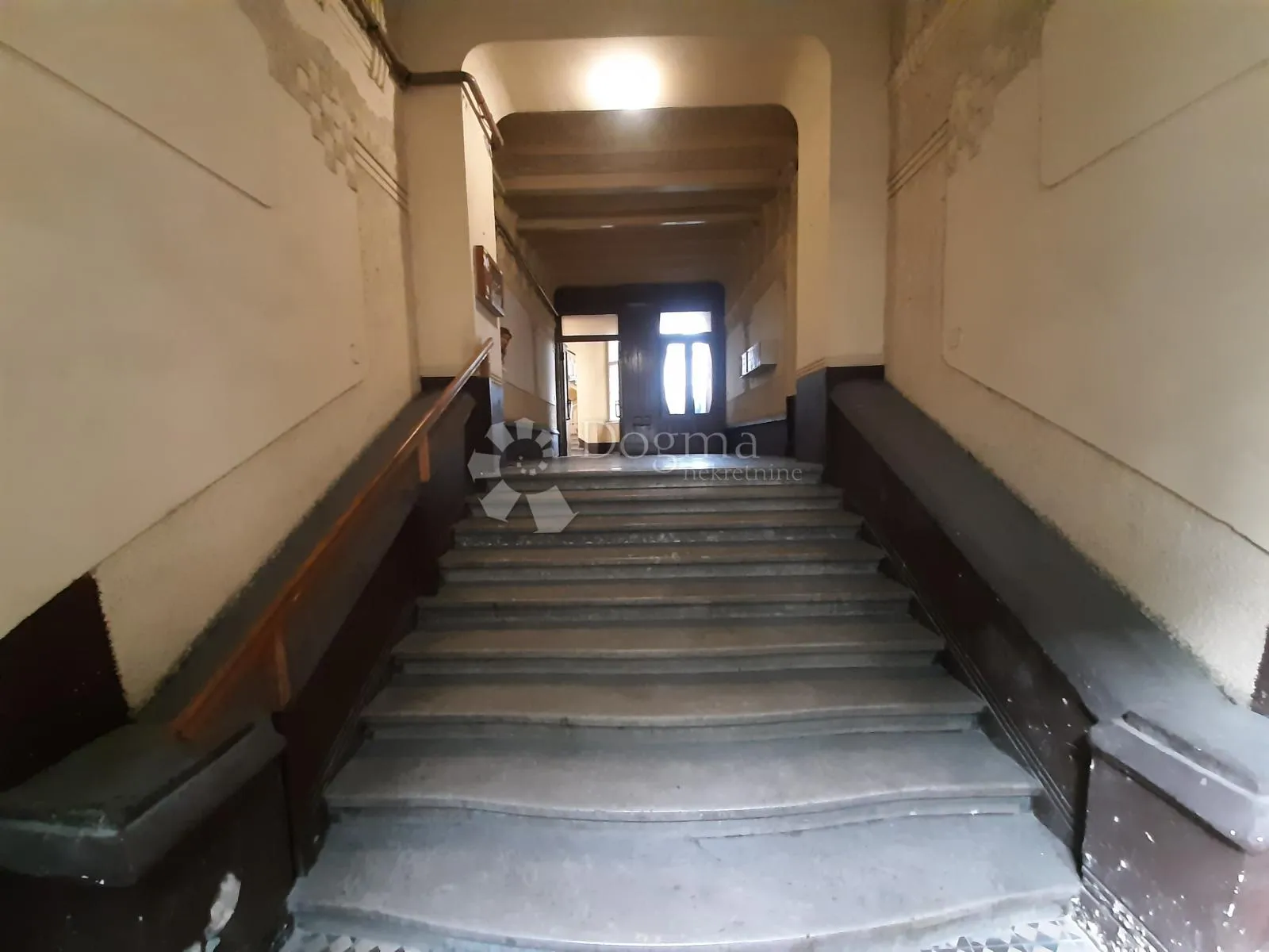 pavla hatza, 50m2, novo, strop 3.6m, prilika za galeriju! - slika 2