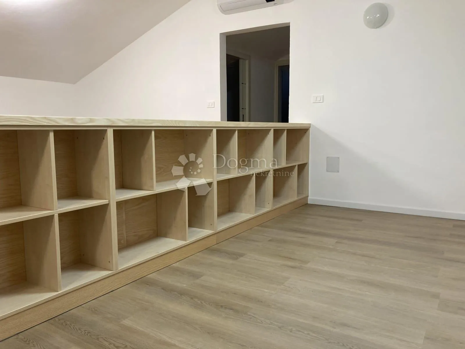 rovinj - moderan stan u mirnom naselju - slika 14