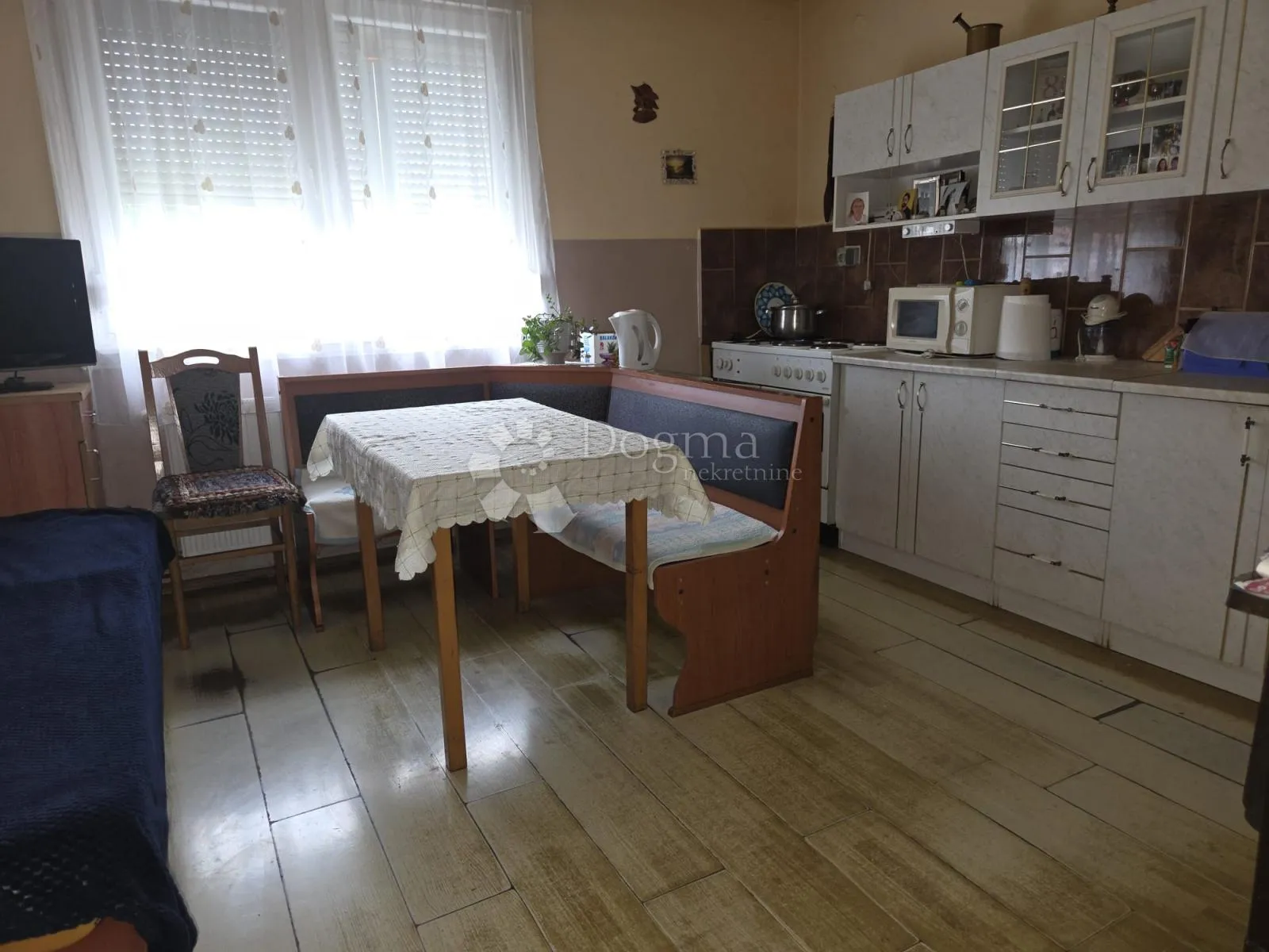 dvije kuće i dvije garaže – beli manastir - slika 15