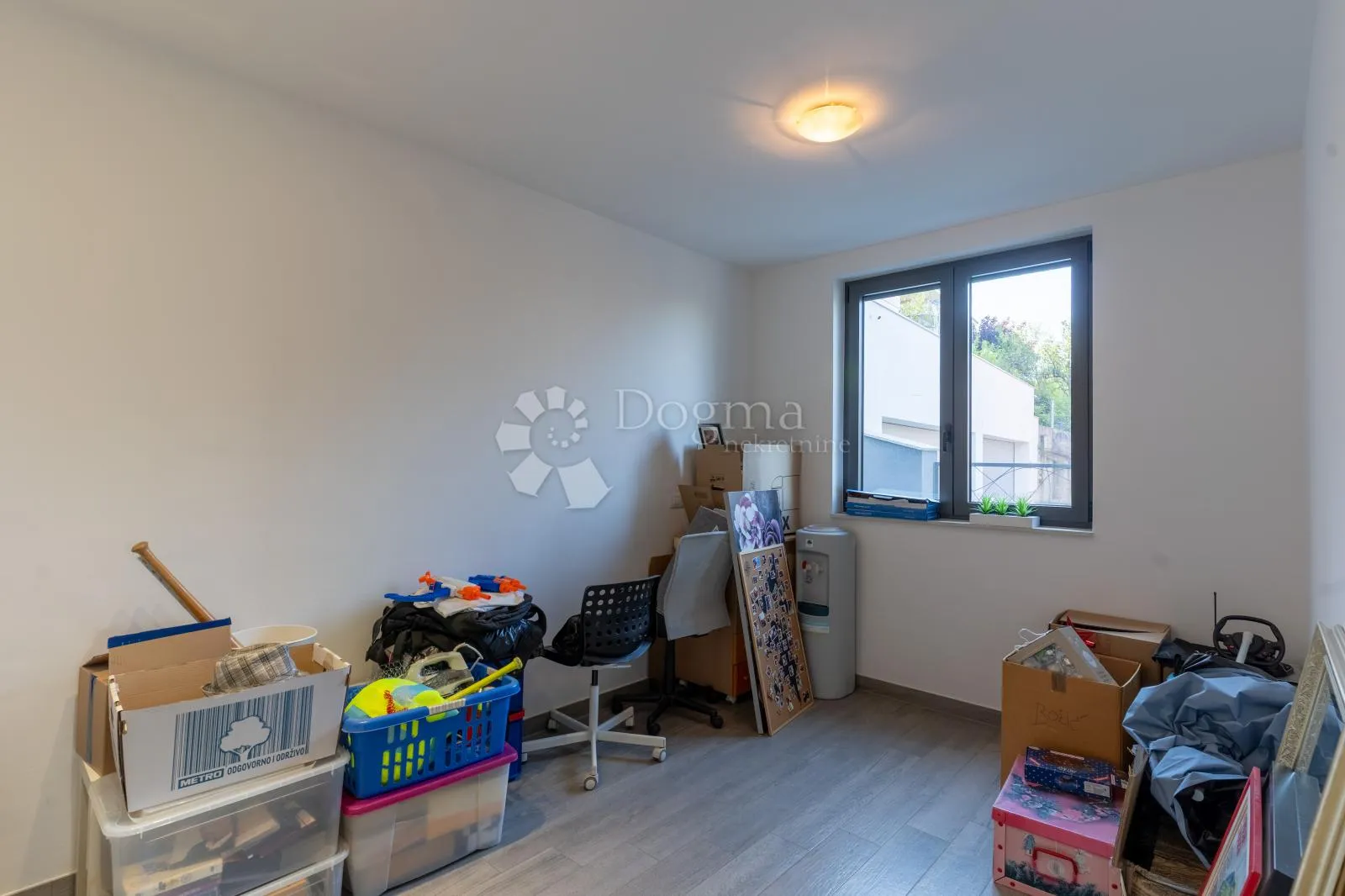 vrhovec, uređen 4 soban stan, garažno parkirno mjesto, - slika 13