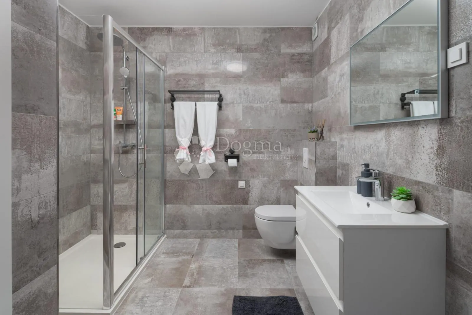poljica brig - villa s bazenom, novogradnja - slika 37