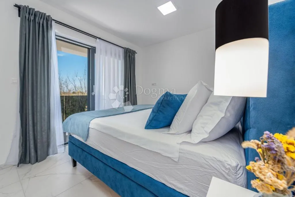 privlaka: moderna vila s bazenom - slika 13