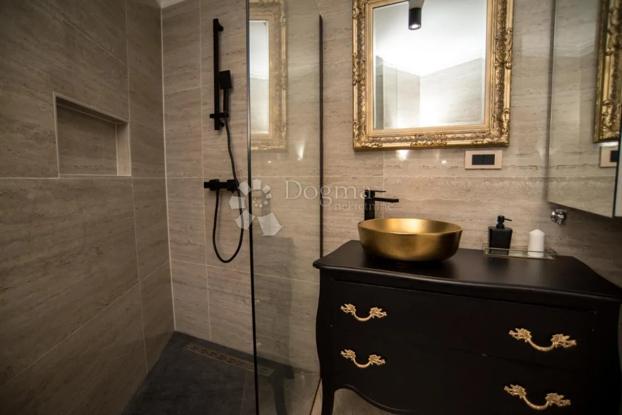 njivice apartman 145m2 sa bazenom - slika 27