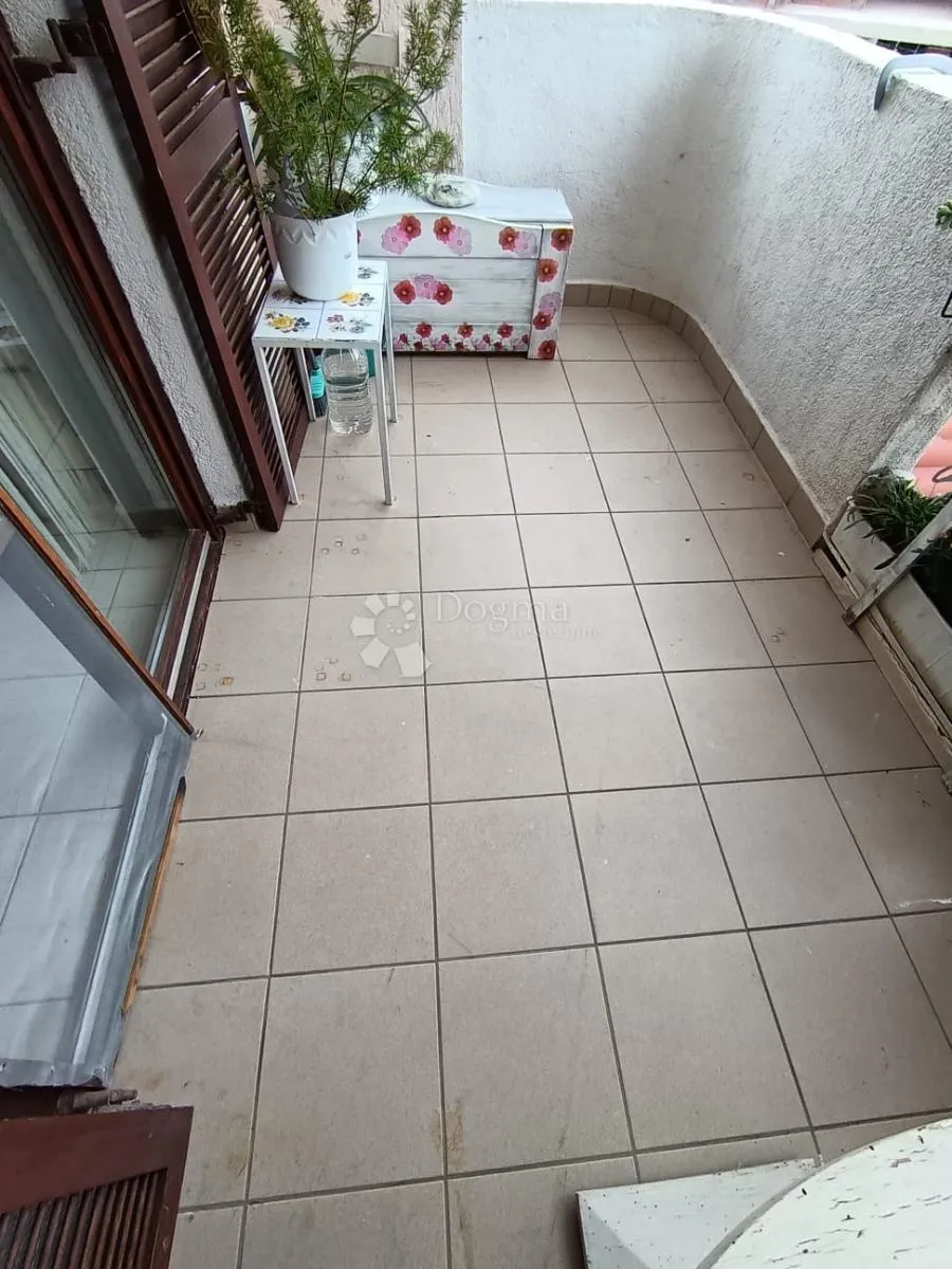 apartman u gradu krku - super mirna lokacija - slika 9