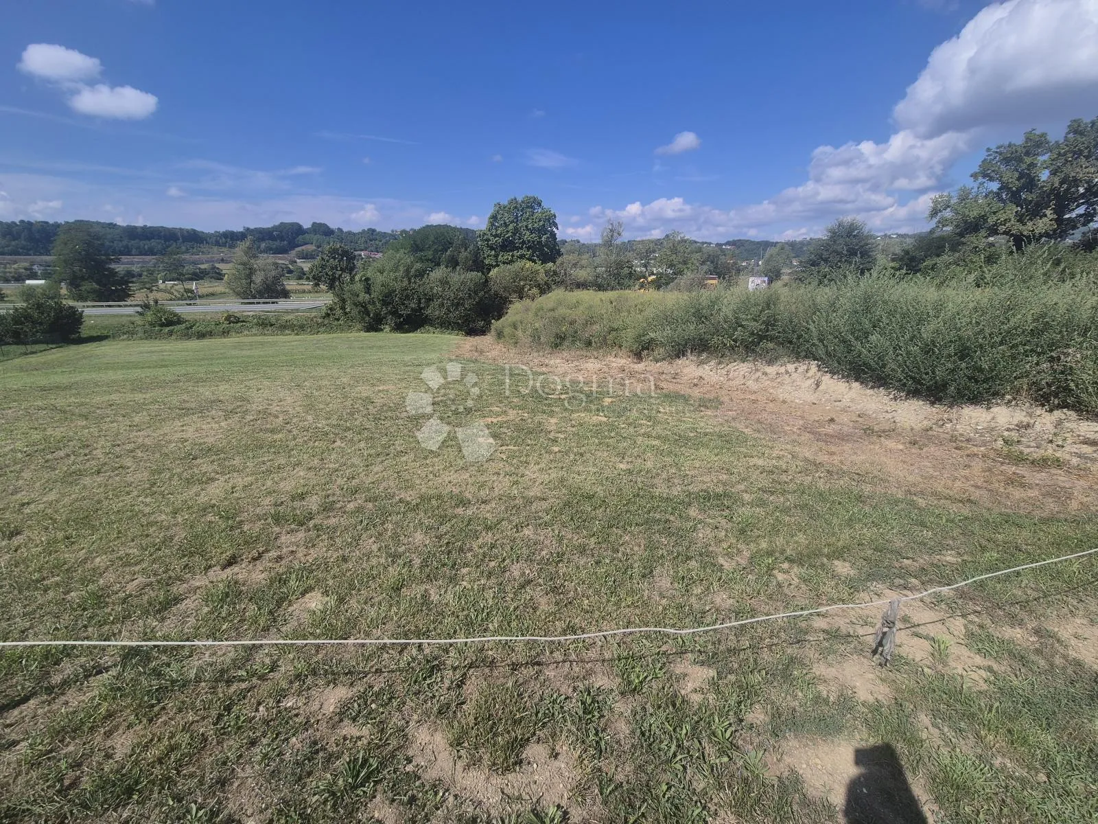 zemljište u postupku prenamjene 2.316m² nadomak krapine! - slika 3