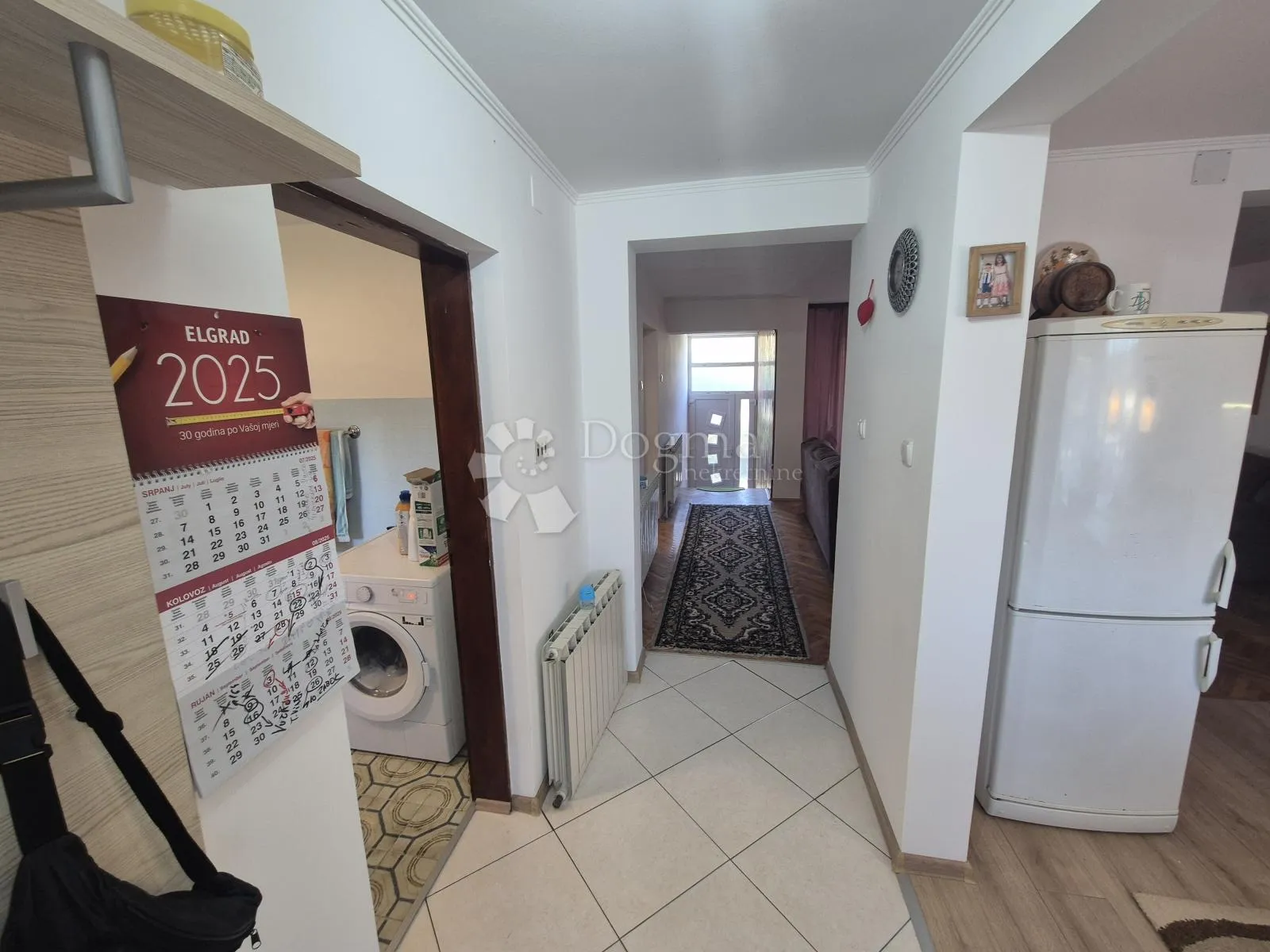 kuća s dva stana, gospodarskim objektom i gotovo 3 hektra zemljišta - slika 3