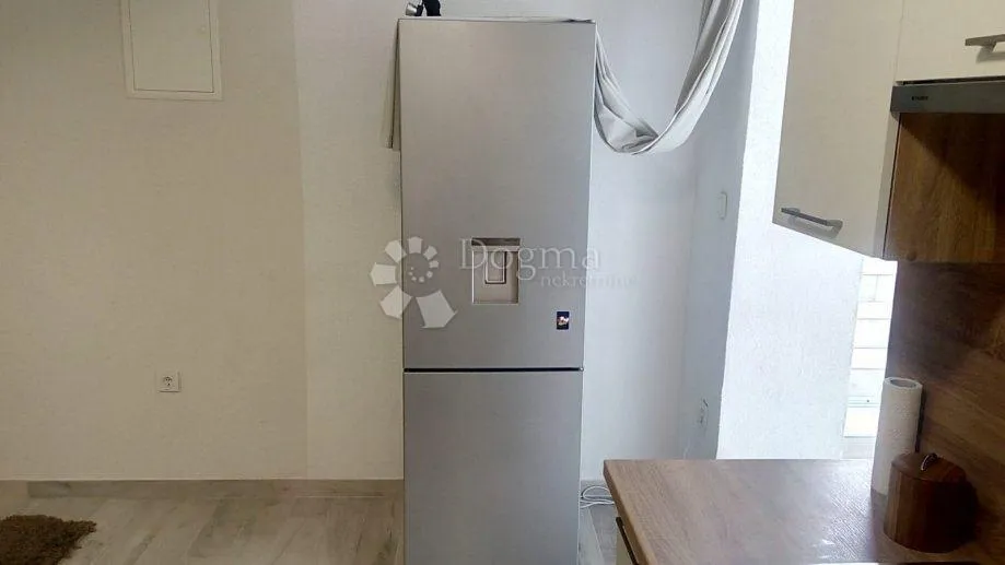 primošten, prekrasan apartman na moru - slika 6