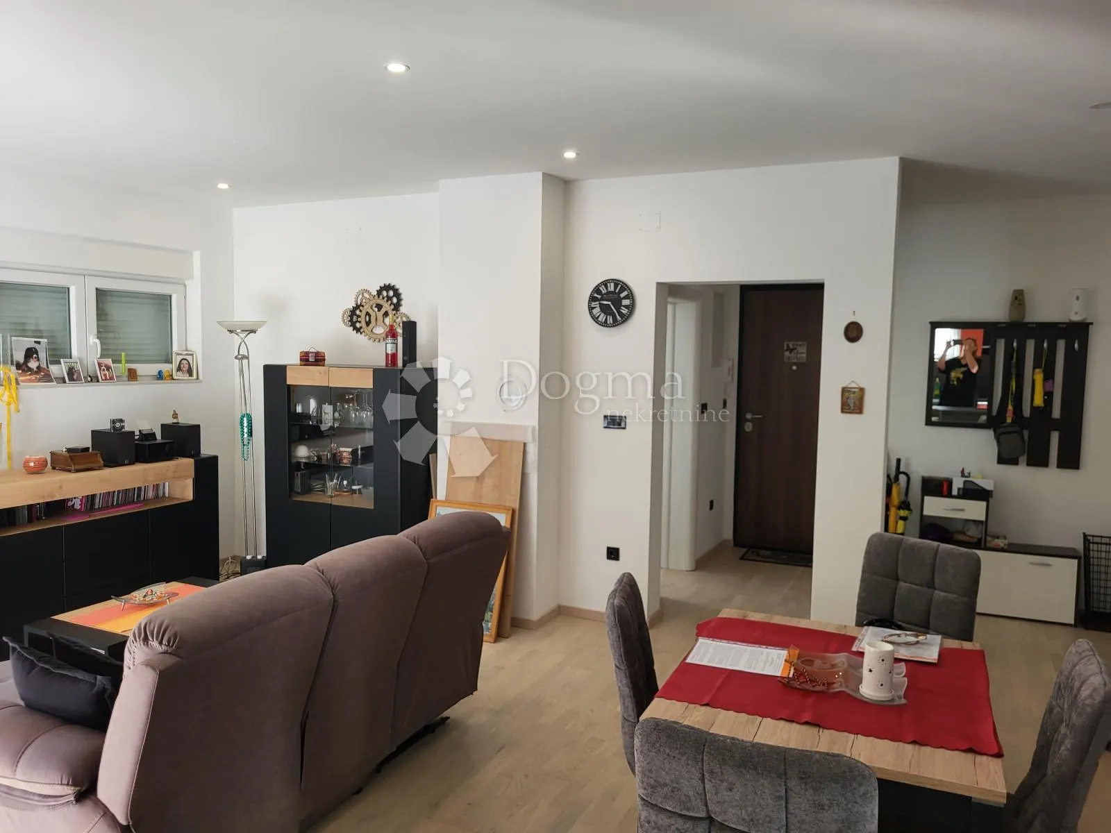 komforan trosobni apartman - slika 3