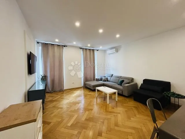 renoviran gospodski stan od 107m2 - slika 9