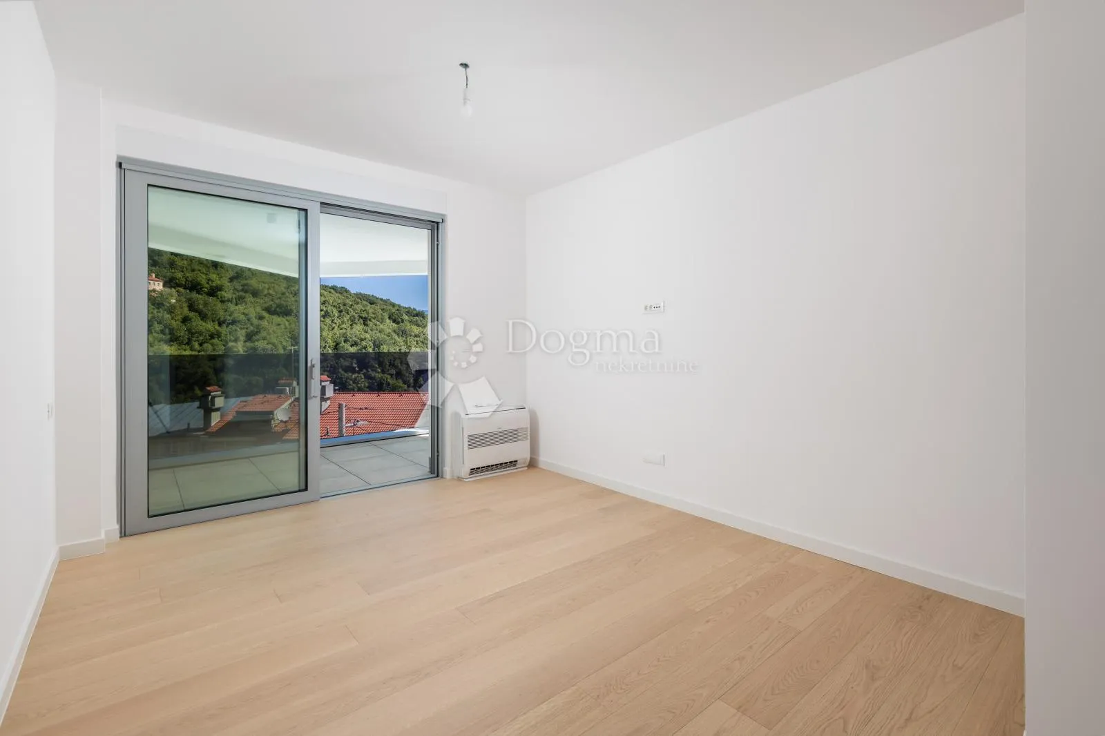 opatija centar stan 131 m2 - slika 26