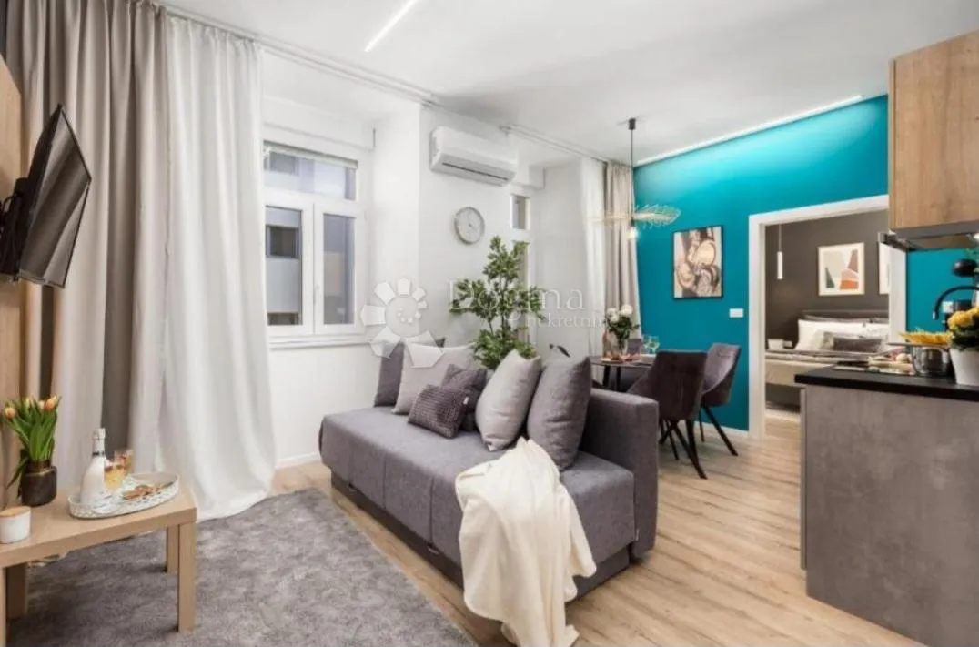 tri predivna apartmana u centru rijeke - slika 8