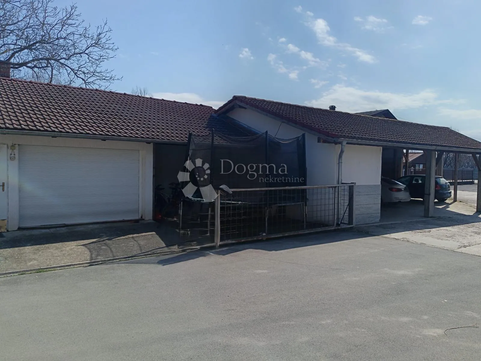 velika kuća s poslovnim prostorom i dodatnim objektima - slika 7