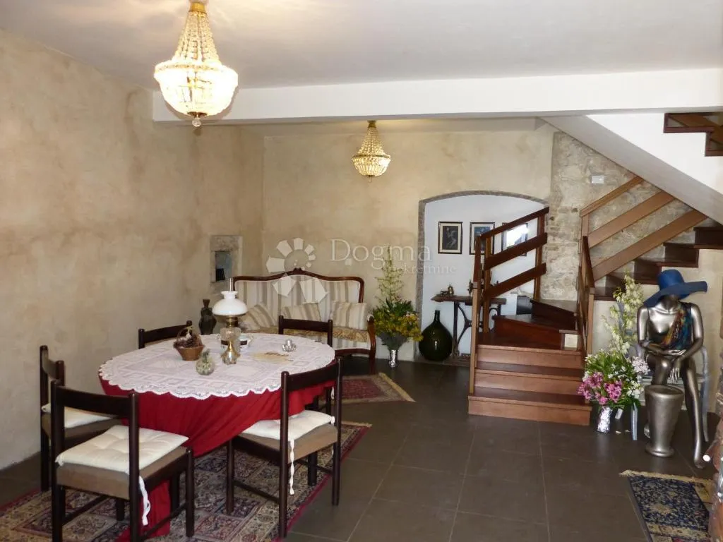 funtana!prilika!uhodana apartmanska kuća na parceli sa velikim potencijalom! - slika 14