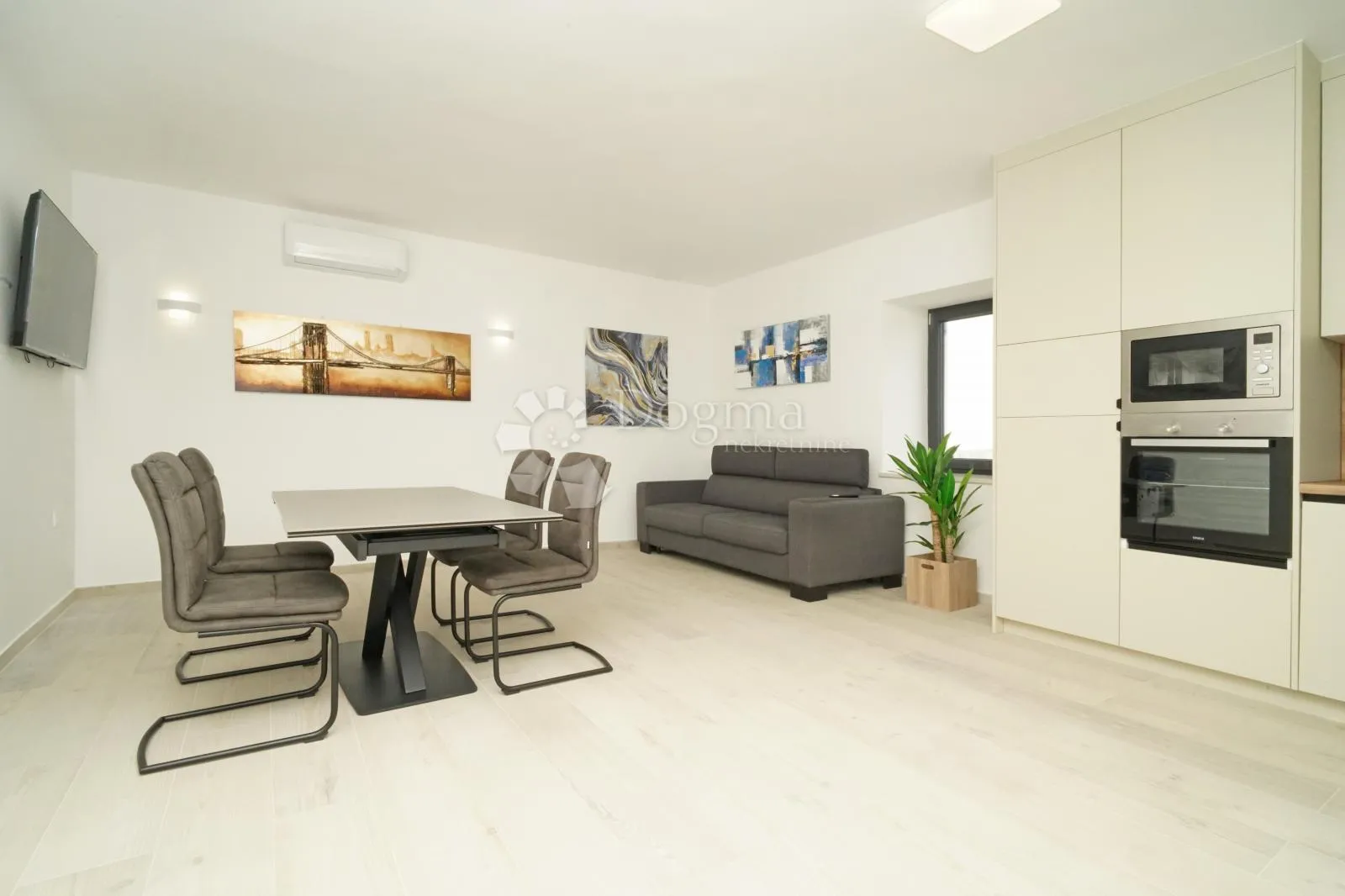 moderna kuća s 2 apartmana- kaštelir - slika 8