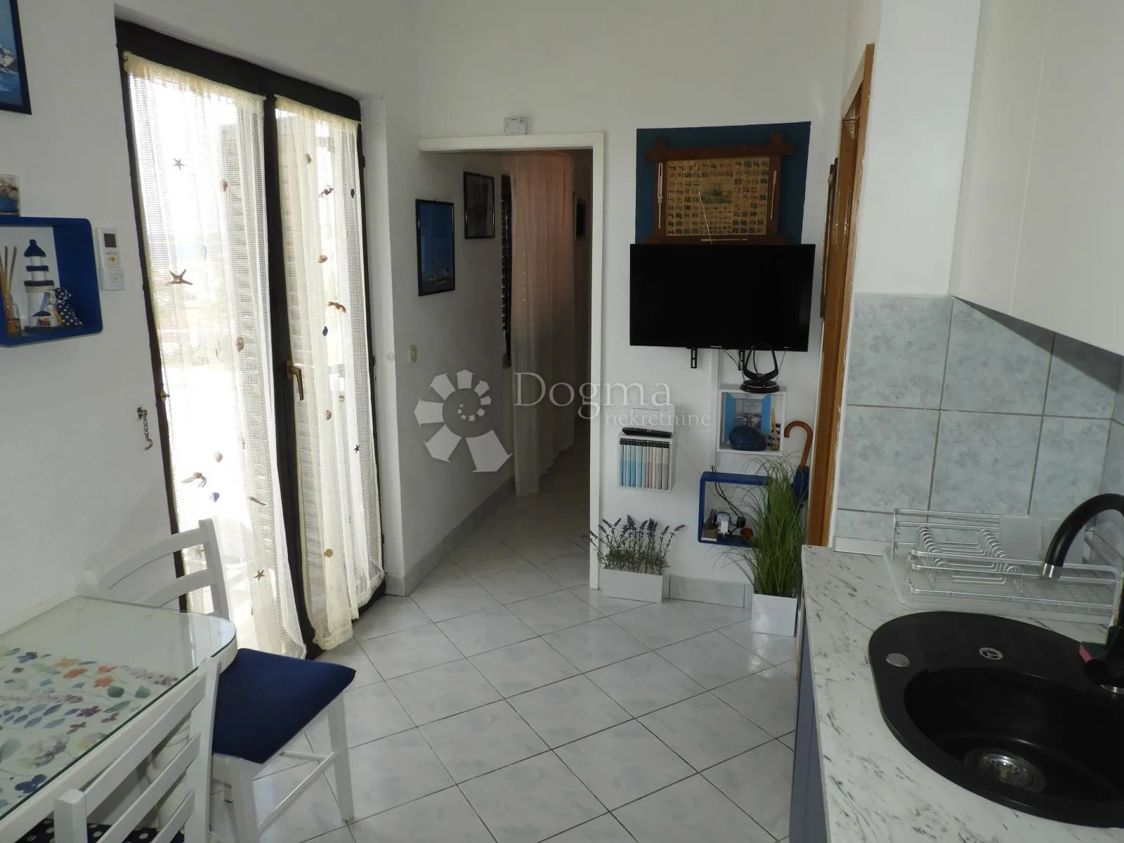 rogoznica - apartmanska kuća sa spektakularnim pogledom - slika 14