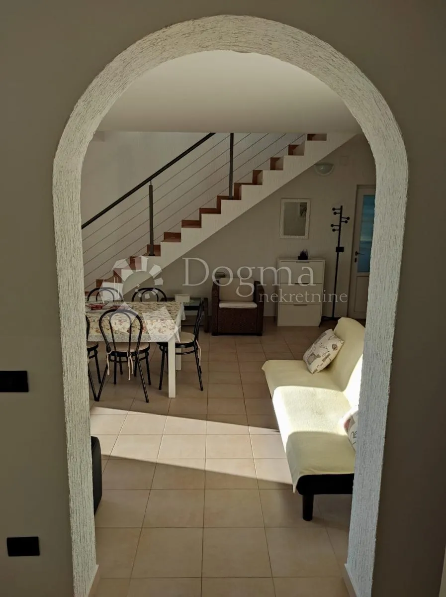žaborić-predivna villa uz more - slika 18