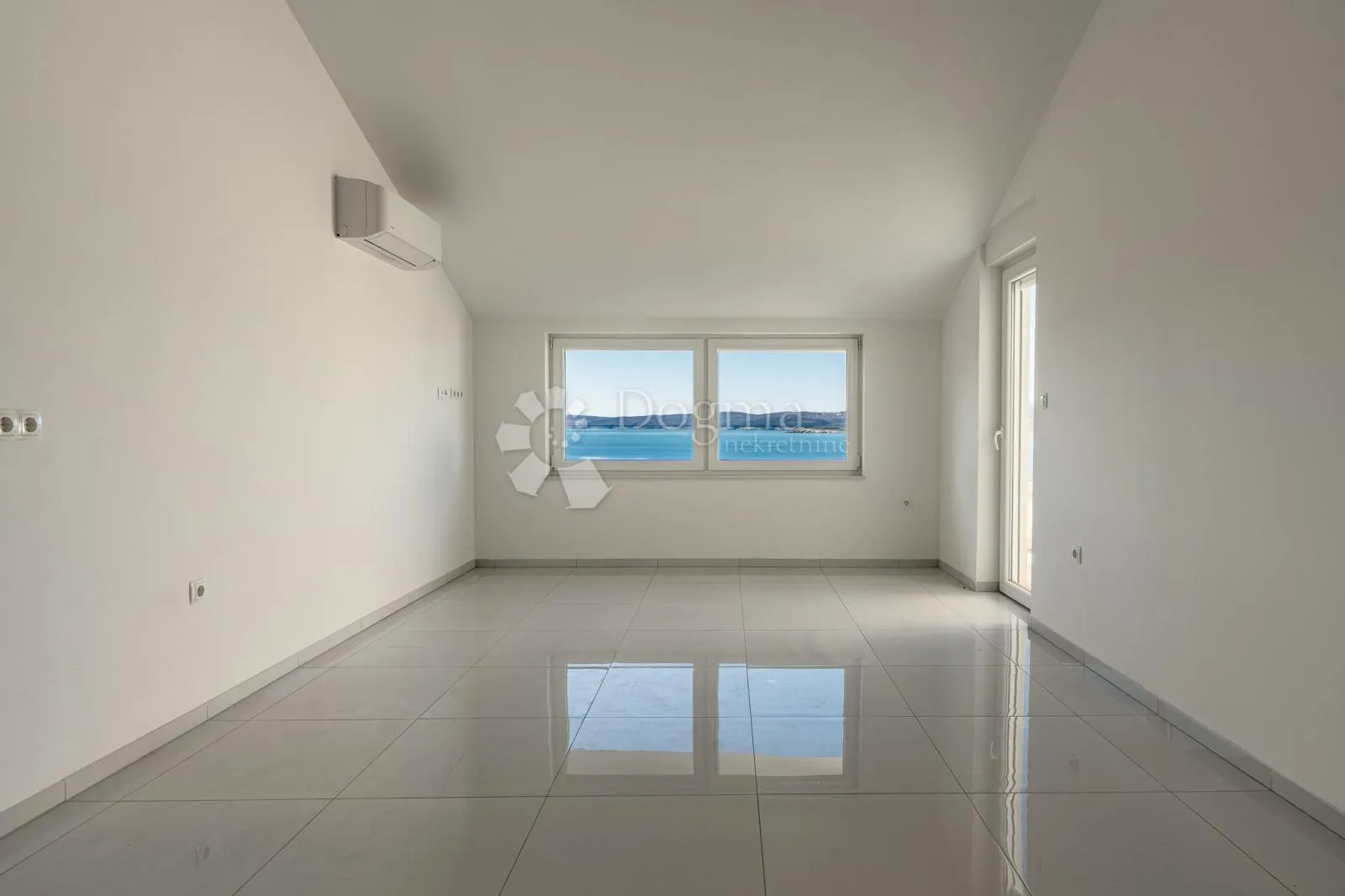 apartman u blizini mora sa prekrasnim pogledom - slika 2