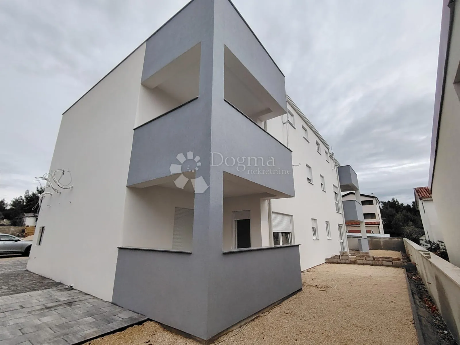 obitejski apartman - novogradnja - slika 2